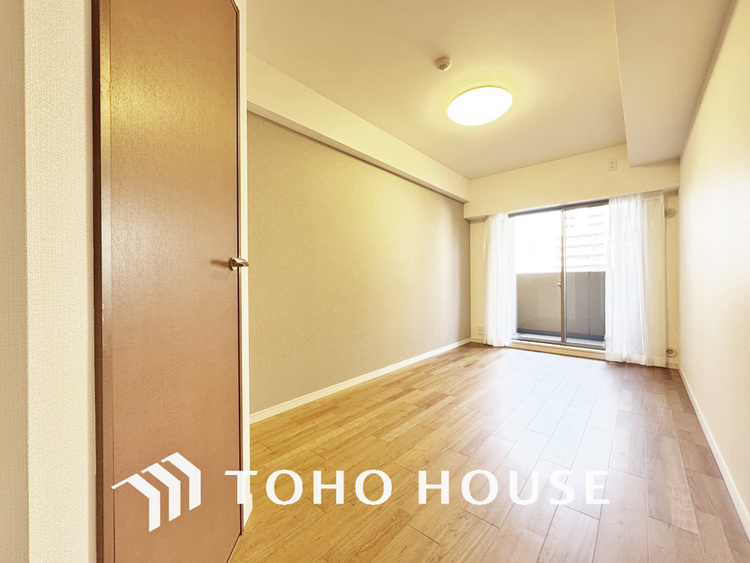 内装 シンプルですっきりとした室内は飽きのこない居心地の良い雰囲気