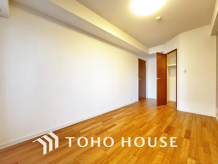 内装 感性を育むプライベートルームはシンプルでスマートな空間