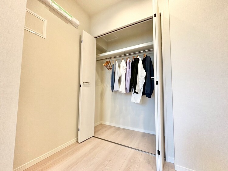 その他 収納スペースが付いていて、お部屋を広く使っていただけます。