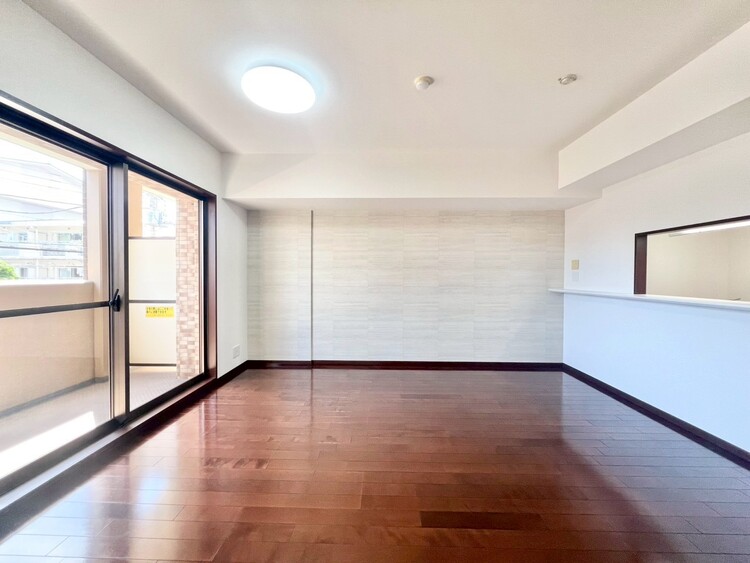 居間 充実した生活は伸びやかな居室空間から始まります。