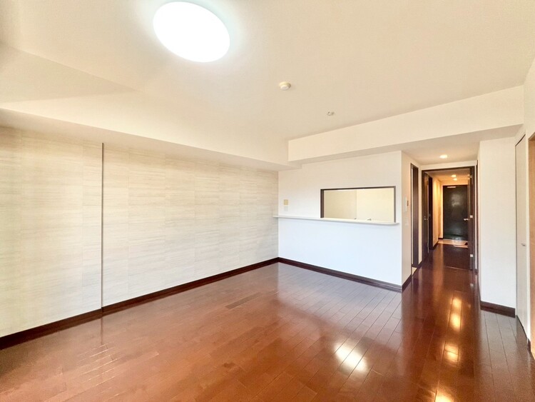 居間 伸びやかな空間のなかで、ゆったりとしたひとときを過ごせます。