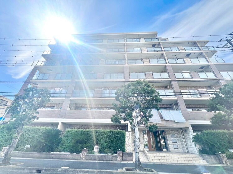 外観 飽きのこないシンプルモダンな外観です。