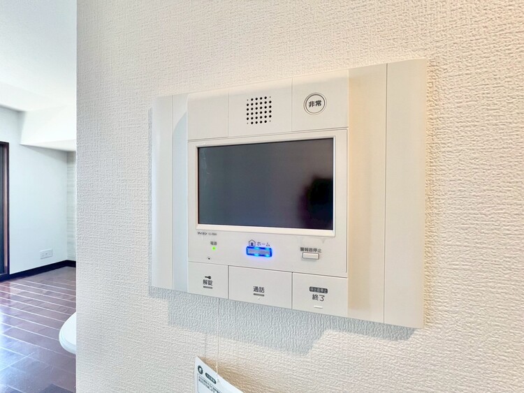 設備 誰が来てもわかる様にモニター付きインターホンを設置。