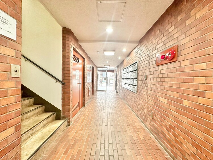 その他 館内は静寂な中が保たれており、管理が行き届いている印象を受けました。