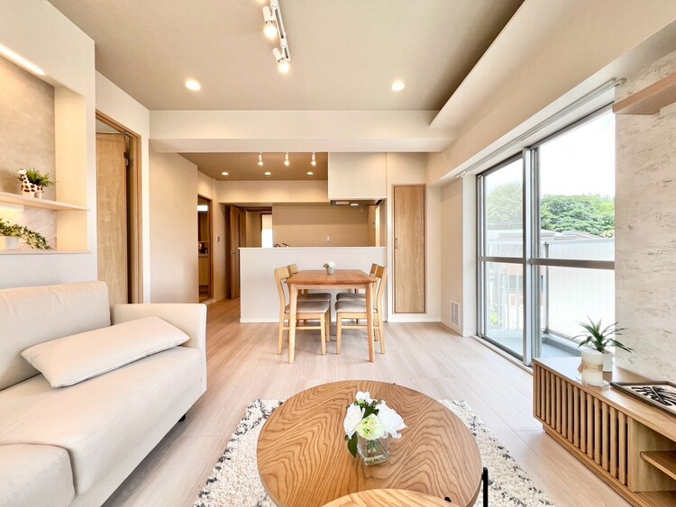 居間 充実した生活は伸びやかな居室空間から始まります。