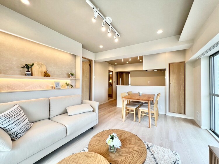 居間 伸びやかな空間のなかで、ゆったりとしたひとときを過ごせます。