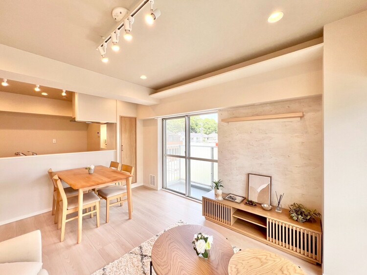 居間 シンプルな内装と偏り過ぎないデザインで統一しました。