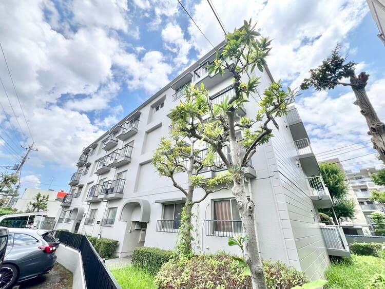 外観 飽きのこないシンプルモダンな外観です。