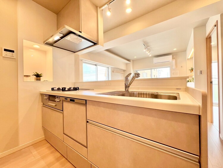 キッチン 使いやすくスタイリッシュなキッチン空間になっております。