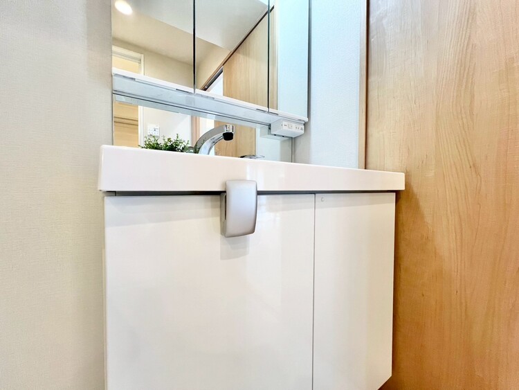 洗面 清潔感を感じられる洗面化粧台。