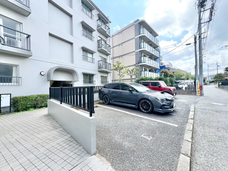 設備 駐車スペースが嬉しいですね。※空き状況は都度ご確認下さい。