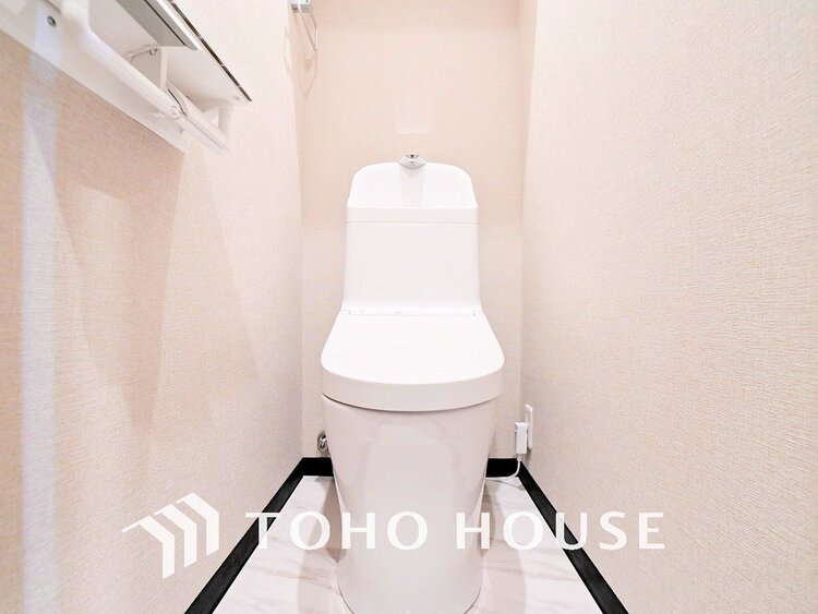 トイレ トイレには快適な温水洗浄便座付