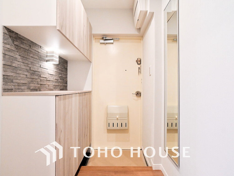 玄関 落ち着いた雰囲気の玄関、家族の帰りを暖かく迎えてくれます