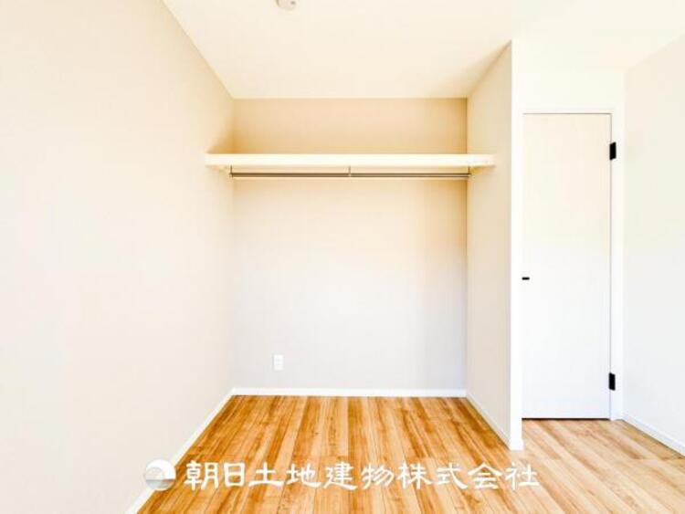 内装 趣味・感性で個性的に飾って頂けるようシンプルに仕上げてあります。