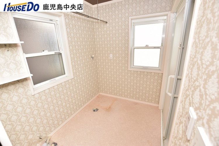 その他 【脱衣所】洗面所と脱衣所に分かれています♪