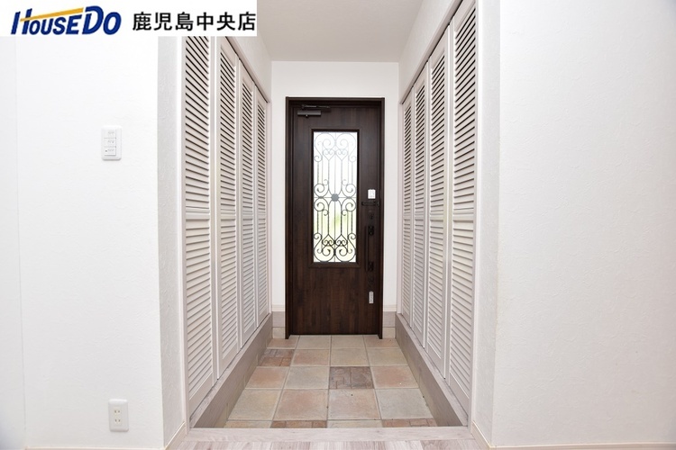 玄関 【玄関】大容量の玄関収納を備えた玄関です♪