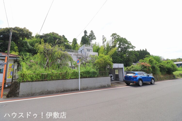 外観 【外観写真】敷地147.8坪と広々！現状駐車場1台ですが、駐車場拡張も可能です！