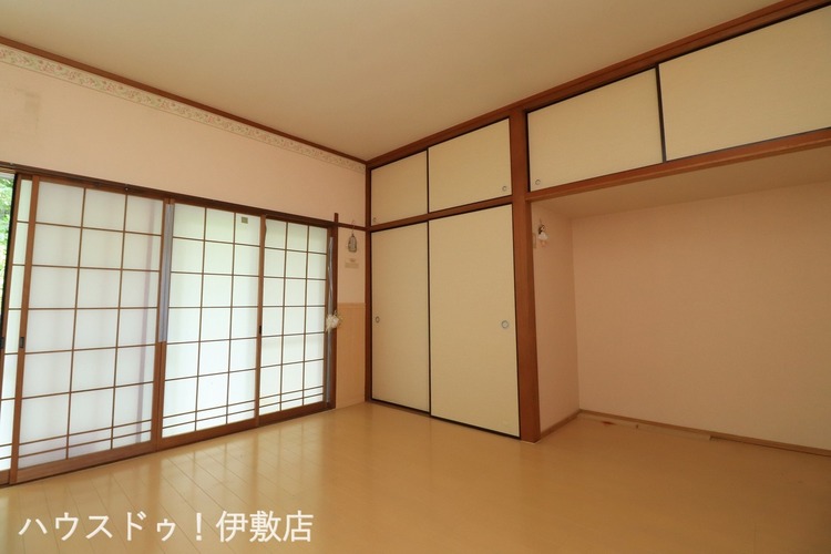 内装 【2F洋室】押入付きの洋室です。お子様にとっての初めての「自分の部屋」。学習机やベッドの配置もラクラクです。