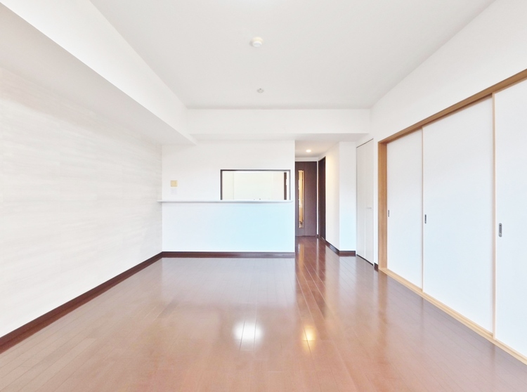 居間 快適に過ごす毎日を求めて、暮らしの中でご自身の「マイホーム」に創り上げてください。