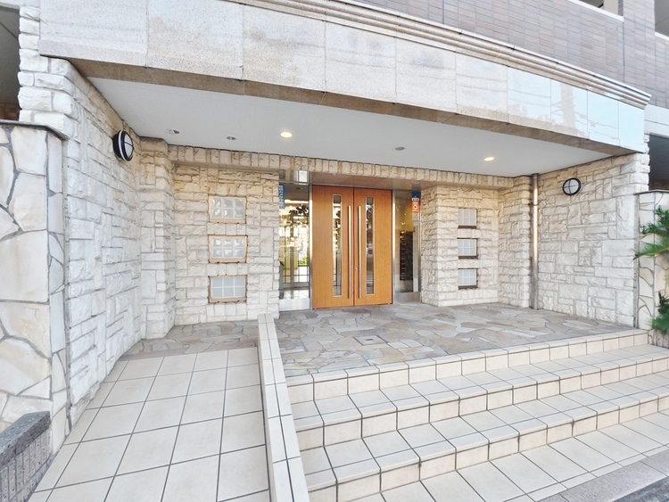 エントランス 外と内をつなぐエントランスは、まさに顔となる場所。