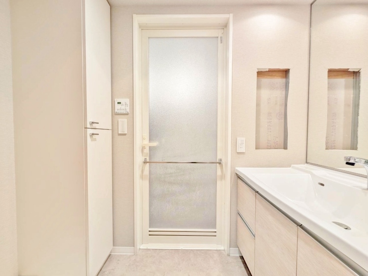 洗面 清潔感と心地よさを重視した、上質感漂うパウダールーム。