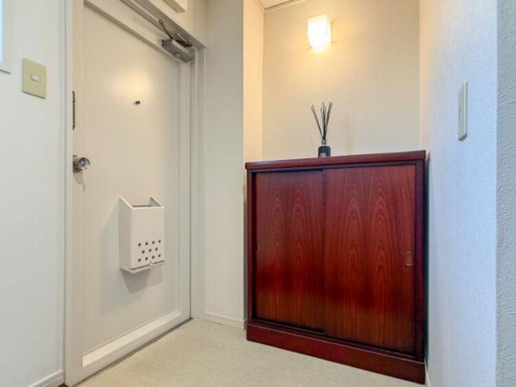 その他 一日の始まりと終わりはこちらの玄関から。今後ご家族の「行ってきます」「ただいま」が行き交う空間となるでしょう。