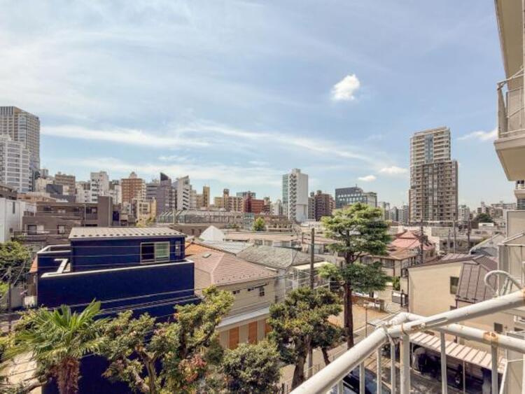 その他 開放感のある眺望。季節による景色の変化を日常の生活と共に感じてください。