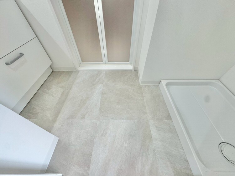 その他 十分な広さの脱衣所。