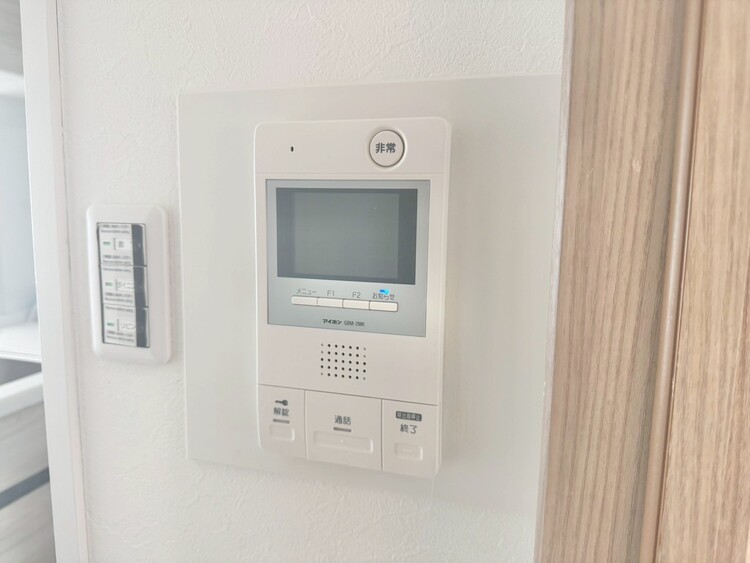 その他 誰が来てもわかる様にモニター付きインターホンを設置。