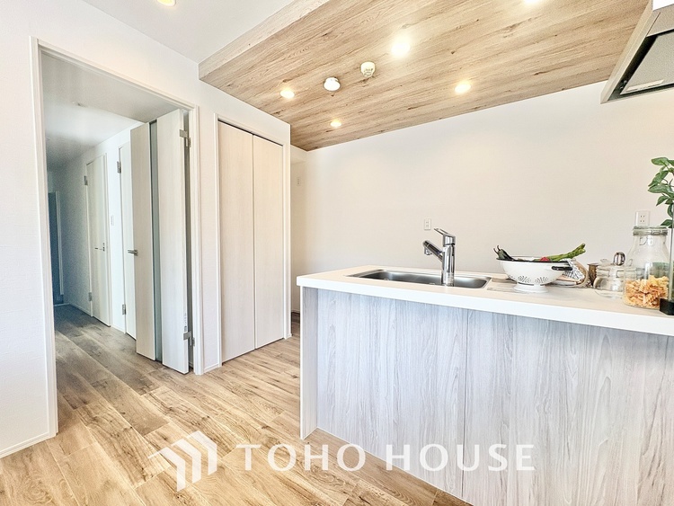 内装 【LIVING】◆Sunshine◆光が燦々と入り、いるだけで気持ちいい。「開放的でゆとりあるお部屋です。」