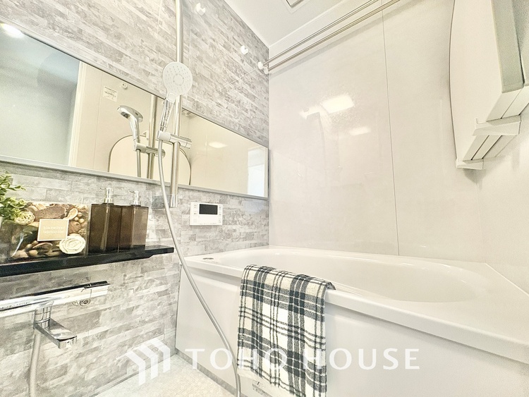 風呂 【BATHROOM】◆プライベートな空間◆simpleだからrelaxできるんです。こころもからだもキレイさっぱり。