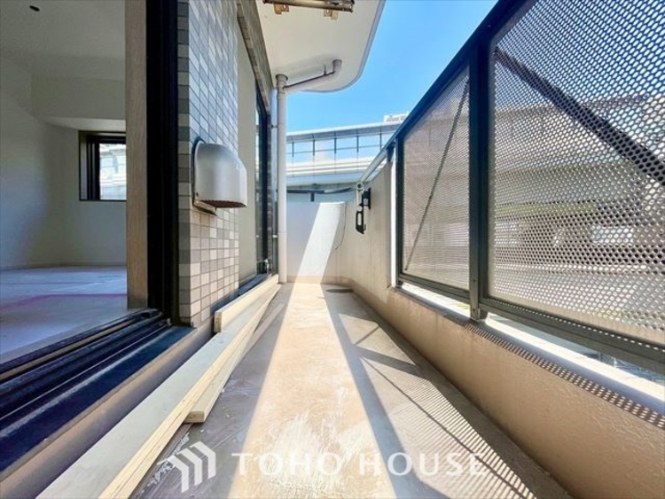 バルコニー 【BALCONY】◆Open new door◆扉の向こうには青空が広がっている。