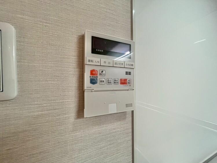 設備 見やすい画面で操作しやすい給湯パネルです。