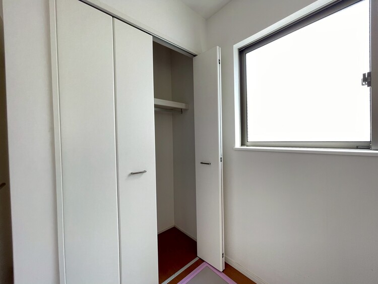 収納 居室にはクローゼットがあり、荷物もスッキリ収納して快適にお過ごしいただけます。