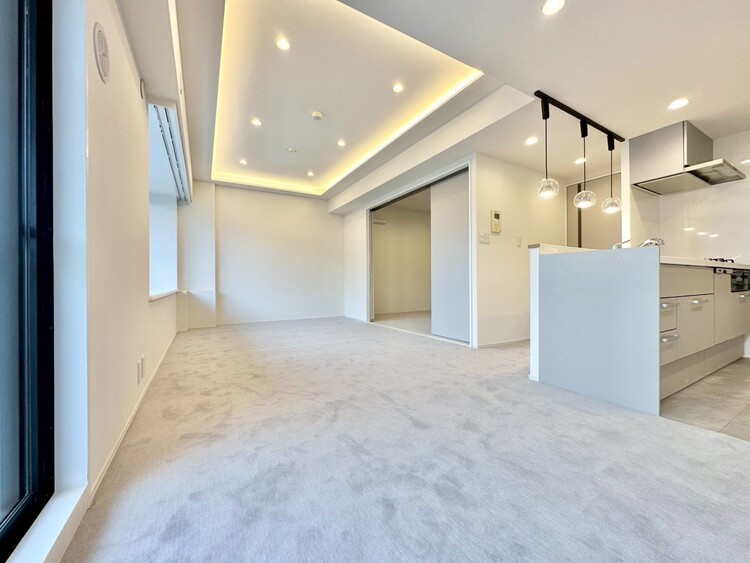 居間 快適に過ごす毎日を求めて、暮らしの中でご自身の「マイホーム」に創り上げてください。