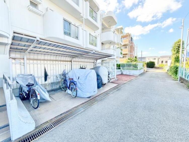 その他 管理の行き届いた駐輪場は屋根付きで雨の日も安心です。