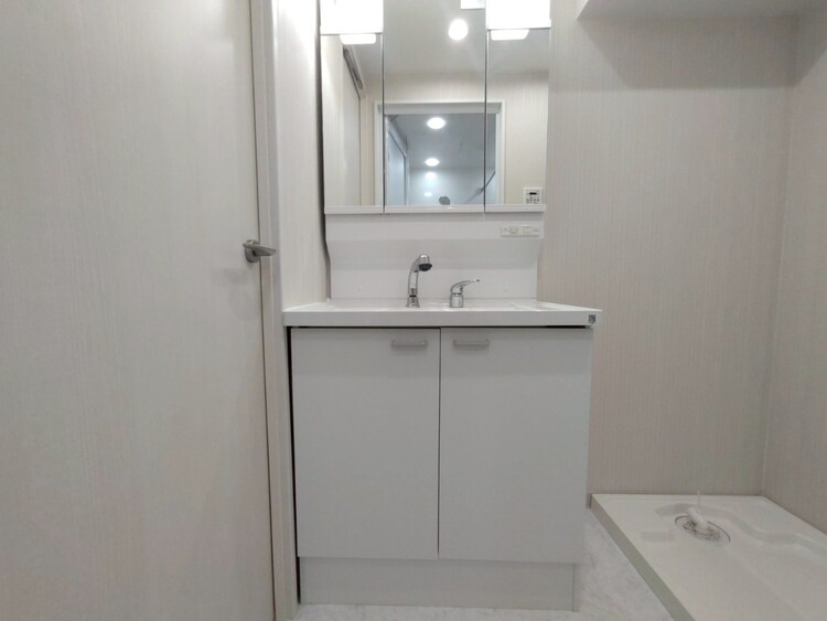 その他 清潔感を感じられる洗面化粧台。