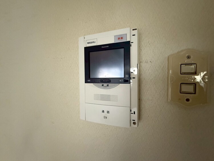 その他 誰が来てもわかる様にモニター付きインターホンを設置。