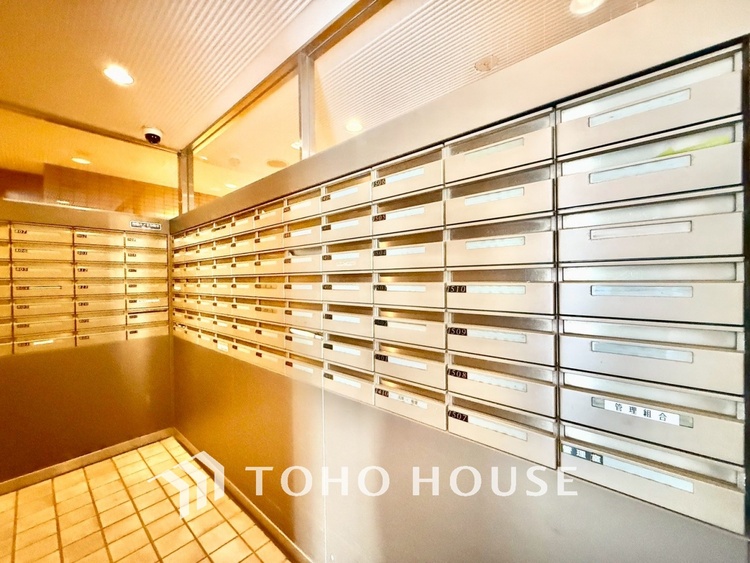 内装 ◆色彩◆この空間に放たれた光は華美なまでに演出されたデザイン。流れる時をより芳醇なコーヒーの様な色彩奏でるアダージョ。そして情景豊かな作品のような暮らしがイメージできる。