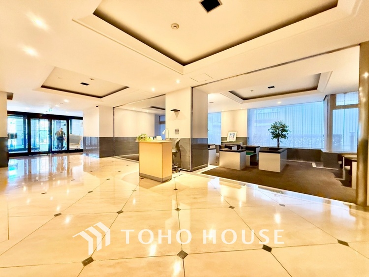 内装 ◆窓を開けると◆冷涼な風、そよぐリビング。だんらんの場所はここから始まり、ここで終わる。家族の笑顔が集う素敵な場所だから、こだわり抜いた思いが詰まっているのだと思う。