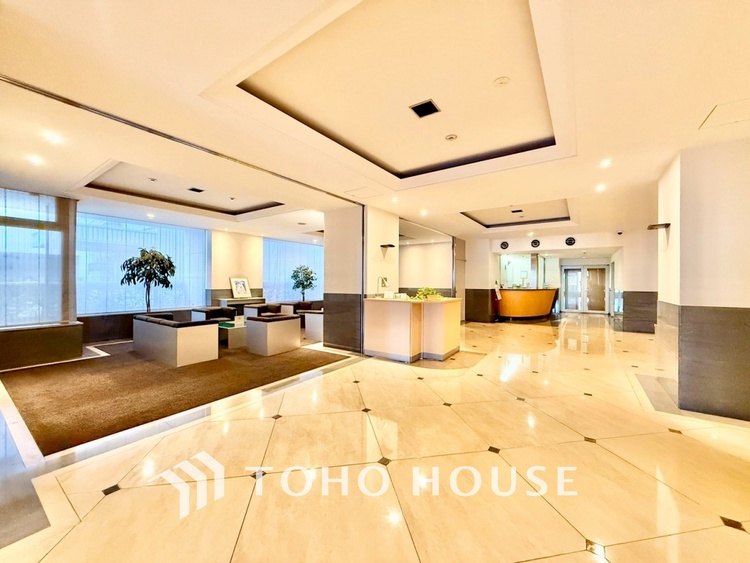 キッチン ◆今宵の食卓◆ダウンライトに反射するグラスを眺めながらワインを注ぐ。トクトクと心地いい音をさせながら、フランスの古城を思わせる薫りがたちこめ、とても幸せな時を過ごせる。