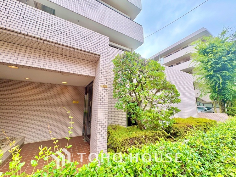 外観 【APPEARANCE】◆陽光◆が差し込む。この開放的な空間に家族の笑顔が集う。家族が一緒に過ごす空間は明るく、そして居心地よく。