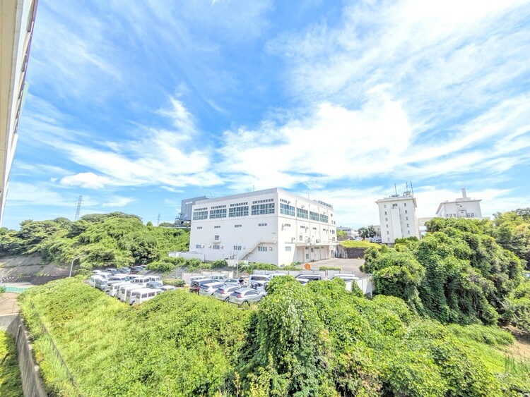 その他 眺望や窓からの景色が良いと、家で過ごす時間も快適です。