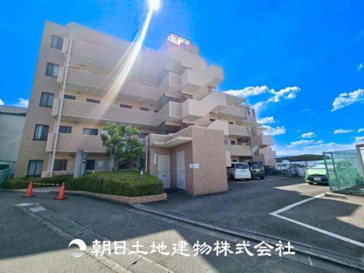 外観 【外観写真】その家から感じられる、気品・上質・重厚感・極細やかさ、そのすべては見た者に安らぎを与える特別な空間です。ここに住むからこそ意味がある。すべての（始まり）をここから迎えましょう。