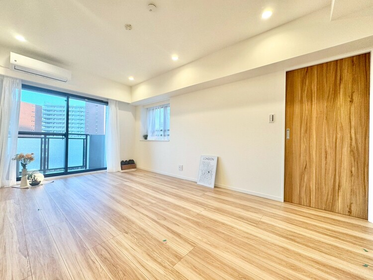 居間 飾り過ぎないシンプルな内装と偏り過ぎないデザインで統一しました。