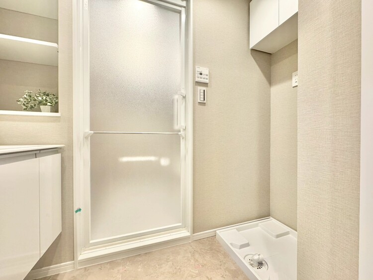 洗面 清潔感と心地よさを重視した、上質感漂うパウダールーム。