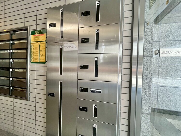 設備 留守時に便利な宅配ボックスを完備。