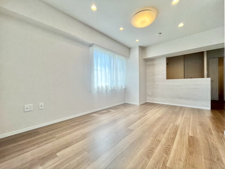 居間 居心地の良い空気感は、暮らしのステージを彩り、心からのやすらぎと満足感を与えてくれます。