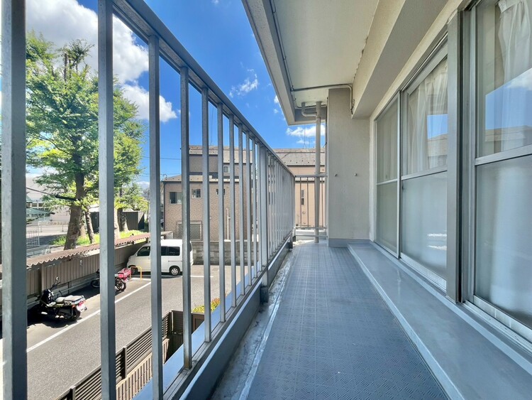 バルコニー 暮らしの中で、光と風を演出してくれるバルコニー。