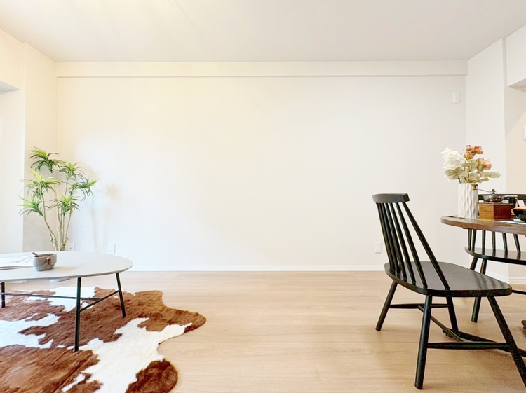 居間 居心地の良い空気感は、暮らしのステージを彩り、心からのやすらぎと満足感を与えてくれます。